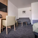 Otel Les Hameaux De Lozere Sure Collection By Western Fournels